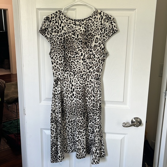 Leopard Dress - Picture 6 of 7